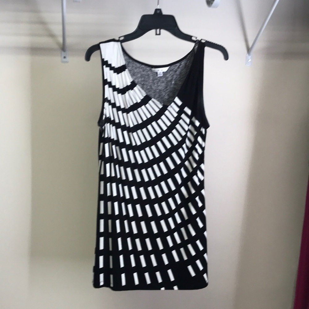 Black and white sleeveless blouse